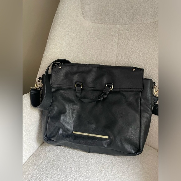 Large Steve Madden Black Leather crossbody open flap with pockets zippers NWOT - Picture 6 of 11